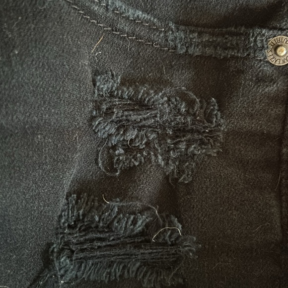 AEO Stretch Size 4 Black Distressed Shorts EUC - Picture 5 of 6